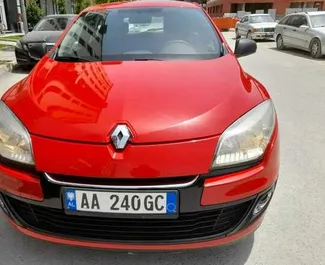 Vooraanzicht van een huurauto Renault Megane in Tirana, Albanië ✓ Auto #4629. ✓ Transmissie Handmatig TM ✓ 0 beoordelingen.