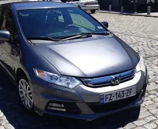 Honda Insight 2012 beschikbaar voor verhuur in Tbilisi, met een kilometerlimiet van onbeperkt.