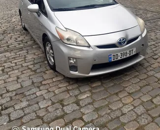 Autohuur Toyota Prius 2011 in in Georgië, met Benzine brandstof en 136 pk ➤ Vanaf 117 GEL per dag.