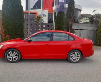 Autohuur Volkswagen Jetta 2015 in in Albanië, met Gas brandstof en 105 pk ➤ Vanaf 23 EUR per dag.