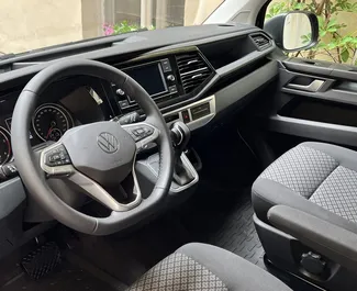 Verhuur Volkswagen Multivan. Comfort, Premium, Minivan Auto te huur in Tsjechië ✓ Borg van Borg van 800 EUR ✓ Verzekeringsmogelijkheden TPL, CDW, SCDW, FDW, Buitenland.