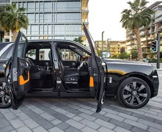 Autohuur Rolls-Royce Cullinan #4937 Automatisch in Dubai, uitgerust met 7,0L motor ➤ Van Sheshan in de VAE.