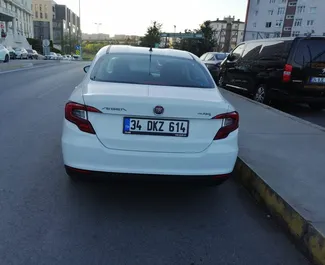 Vooraanzicht van een huurauto Fiat Egea op luchthaven Istanbul Sabiha Gokcen, Turkije ✓ Auto #4460. ✓ Transmissie Handmatig TM ✓ 1 beoordelingen.