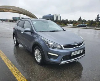 Vooraanzicht van een huurauto Kia Rio X-line Baku Luchthaven, Azerbeidzjan ✓ Auto #5221. ✓ Transmissie Automatisch TM ✓ 0 beoordelingen.