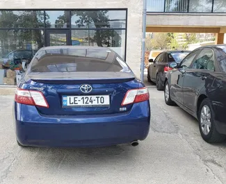 Hybride motor van 2,4L van Toyota Camry 2008 te huur in Tbilisi.