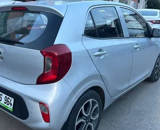 Vooraanzicht van een huurauto Kia Picanto op de luchthaven van Antalya, Turkije ✓ Auto #5074. ✓ Transmissie Automatisch TM ✓ 0 beoordelingen.