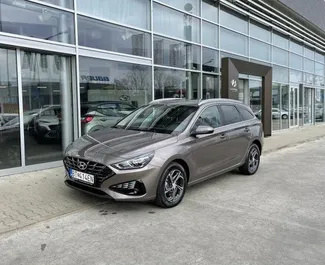 Autohuur Hyundai i30 Combi #5186 Automatisch in Bratislava, uitgerust met 1,5L motor ➤ Van Sperma in Slowakije.