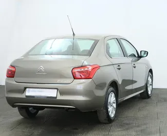 Verhuur Citroen Elysee. Economy, Comfort Auto te huur in Tsjechië ✓ Borg van Borg van 400 EUR ✓ Verzekeringsmogelijkheden TPL, CDW, SCDW, Diefstal, Buitenland, Geen storting.