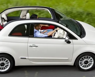 Hybride motor van 1,0L van Fiat 500 Cabrio 2021 te huur op Kreta.