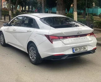 Vooraanzicht van een huurauto Hyundai Elantra in Tbilisi, Georgië ✓ Auto #5437. ✓ Transmissie Automatisch TM ✓ 1 beoordelingen.