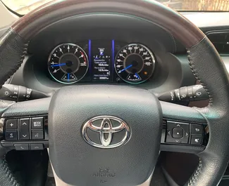 Toyota Fortuner 2019 met Aandrijving op alle wielen systeem, beschikbaar in Tbilisi.