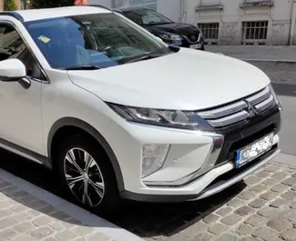 Vooraanzicht van een huurauto Mitsubishi Eclipse Cross op luchthaven Burgas, Bulgarije ✓ Auto #5534. ✓ Transmissie Automatisch TM ✓ 0 beoordelingen.