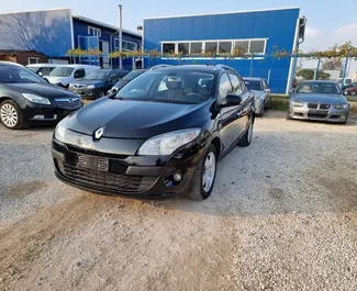 Vooraanzicht van een huurauto Renault Megane SW op luchthaven Burgas, Bulgarije ✓ Auto #5519. ✓ Transmissie Automatisch TM ✓ 0 beoordelingen.