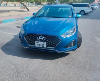 Vooraanzicht van een huurauto Hyundai Sonata in Abu Dhabi, Verenigde Arabische Emiraten ✓ Auto #5540. ✓ Transmissie Automatisch TM ✓ 0 beoordelingen.