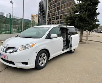 Verhuur Toyota Sienna. Comfort, Minivan Auto te huur in Georgië ✓ Borg van Zonder Borg ✓ Verzekeringsmogelijkheden TPL, Passagiers, Diefstal, Jonge.