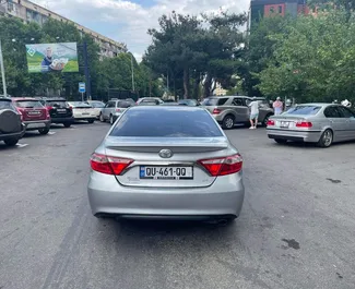 Autohuur Toyota Camry 2015 in in Georgië, met Benzine brandstof en 178 pk ➤ Vanaf 85 GEL per dag.