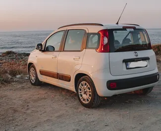 Vooraanzicht van een huurauto Fiat Panda op Kreta, Griekenland ✓ Auto #5606. ✓ Transmissie Handmatig TM ✓ 0 beoordelingen.