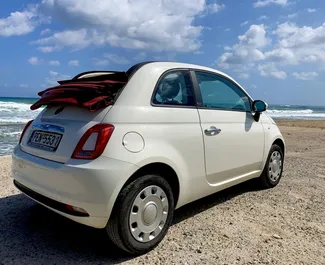 Vooraanzicht van een huurauto Fiat 500 Cabrio op Kreta, Griekenland ✓ Auto #5591. ✓ Transmissie Handmatig TM ✓ 0 beoordelingen.