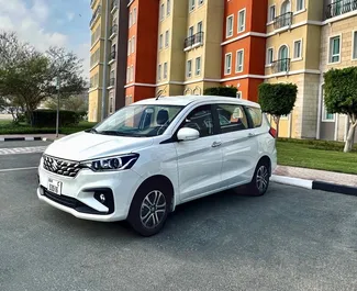 Vooraanzicht van een huurauto Suzuki Ertiga in Dubai, Verenigde Arabische Emiraten ✓ Auto #5735. ✓ Transmissie Automatisch TM ✓ 0 beoordelingen.