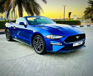 Autohuur Ford Mustang Cabrio 2022 in in de VAE, met Benzine brandstof en 318 pk ➤ Vanaf 653 AED per dag.