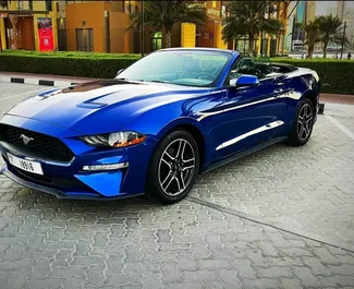 Vooraanzicht van een huurauto Ford Mustang Cabrio in Dubai, Verenigde Arabische Emiraten ✓ Auto #5651. ✓ Transmissie Automatisch TM ✓ 0 beoordelingen.