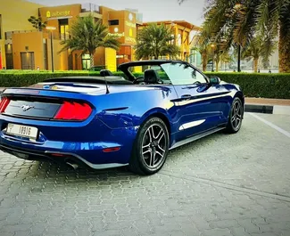 Verhuur Ford Mustang Cabrio. Premium, Luxe, Cabriolet Auto te huur in de VAE ✓ Borg van Borg van 3000 AED ✓ Verzekeringsmogelijkheden TPL.