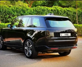 Land Rover Range Rover 2023 beschikbaar voor verhuur in Dubai, met een kilometerlimiet van onbeperkt.