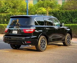 Benzine motor van L van Nissan Patrol 2023 te huur in Dubai.