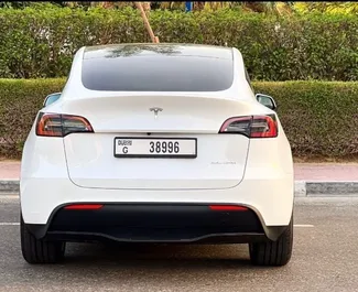 Elektriciteit motor van L van Tesla Model Y – Long Range 2023 te huur in Dubai.