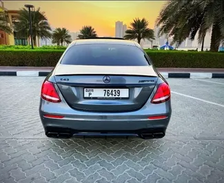 Autohuur Mercedes-Benz E300 #5659 Automatisch in Dubai, uitgerust met L motor ➤ Van Karim in de VAE.