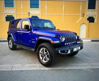 Autohuur Jeep Wrangler Sahara 2022 in in de VAE, met Benzine brandstof en  pk ➤ Vanaf 772 AED per dag.