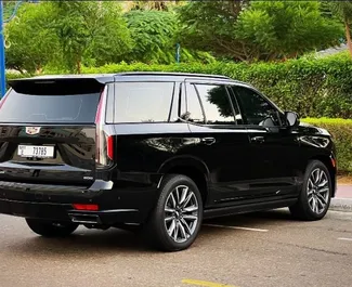 Verhuur Cadillac Escalade. Premium, Luxe, SUV Auto te huur in de VAE ✓ Borg van Borg van 3000 AED ✓ Verzekeringsmogelijkheden TPL.