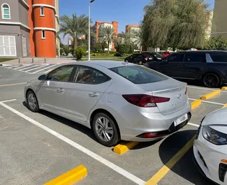 Huur een Hyundai Elantra in Dubai Verenigde Arabische Emiraten