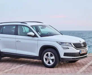 Vooraanzicht van een huurauto Skoda Kodiaq in Budva, Montenegro ✓ Auto #5905. ✓ Transmissie Automatisch TM ✓ 2 beoordelingen.