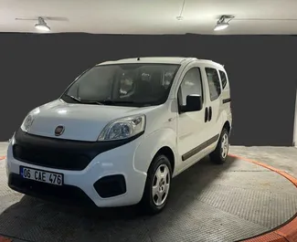 Vooraanzicht van een huurauto Fiat Fiorino in Istanbul, Turkije ✓ Auto #6243. ✓ Transmissie Handmatig TM ✓ 5 beoordelingen.