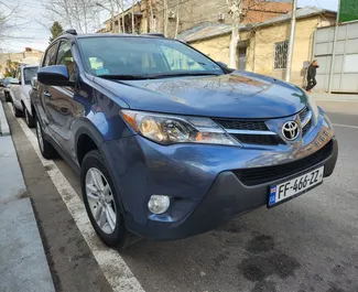 Vooraanzicht van een huurauto Toyota Rav4 in Koetaisi, Georgië ✓ Auto #5809. ✓ Transmissie Automatisch TM ✓ 5 beoordelingen.