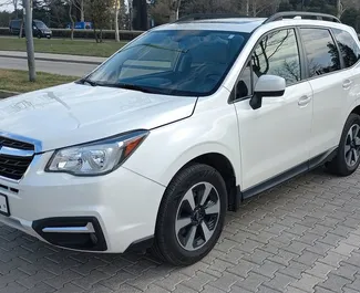 Vooraanzicht van een huurauto Subaru Forester in Tbilisi, Georgië ✓ Auto #5946. ✓ Transmissie Automatisch TM ✓ 2 beoordelingen.