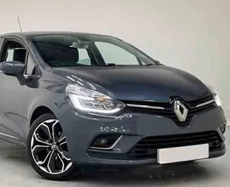 Vooraanzicht van een huurauto Renault Clio 4 op Rhodos, Griekenland ✓ Auto #5849. ✓ Transmissie Handmatig TM ✓ 0 beoordelingen.