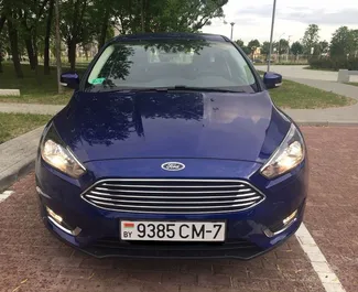 Vooraanzicht van een huurauto Ford Focus in Minsk, Wit-Rusland ✓ Auto #5834. ✓ Transmissie Automatisch TM ✓ 0 beoordelingen.