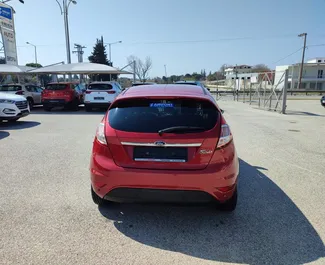 Ford Fiesta 2016 beschikbaar voor verhuur op de luchthaven van Thessaloniki, met een kilometerlimiet van 150 km/dag.