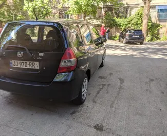 Autohuur Honda Fit 2008 in in Georgië, met Benzine brandstof en 108 pk ➤ Vanaf 55 GEL per dag.