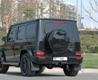 Mercedes-Benz G63 AMG 2023 beschikbaar voor verhuur in Dubai, met een kilometerlimiet van 250 km/dag.