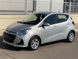 Vooraanzicht van een huurauto Hyundai i10 op Rhodos, Griekenland ✓ Auto #5841. ✓ Transmissie Handmatig TM ✓ 0 beoordelingen.