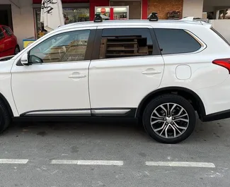 Autohuur Mitsubishi Outlander 2018 in in Cyprus, met Diesel brandstof en  pk ➤ Vanaf 60 EUR per dag.