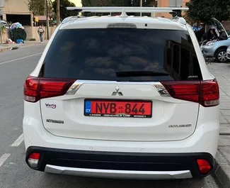 Diesel motor van 1,8L van Mitsubishi Outlander 2018 te huur in Limassol.