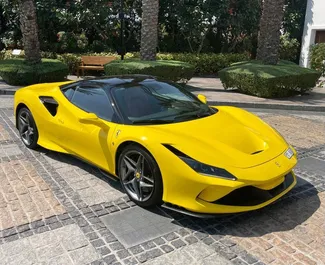 Vooraanzicht van een huurauto Ferrari F8 in Dubai, Verenigde Arabische Emiraten ✓ Auto #5992. ✓ Transmissie Automatisch TM ✓ 0 beoordelingen.