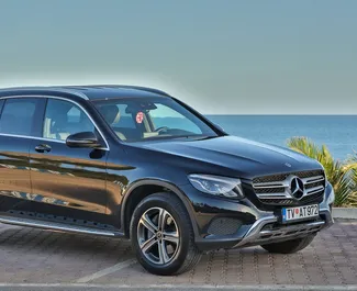 Vooraanzicht van een huurauto Mercedes-Benz GLC-Class in Budva, Montenegro ✓ Auto #5909. ✓ Transmissie Automatisch TM ✓ 1 beoordelingen.