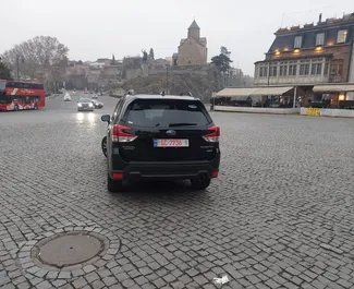 Interieur van Subaru Forester Limited te huur in Georgië. Een geweldige auto met 5 zitplaatsen en een Automatisch transmissie.