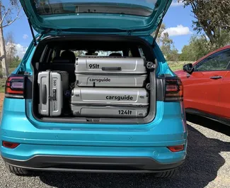 Volkswagen T-Cross 2023 beschikbaar voor verhuur op Kreta, met een kilometerlimiet van onbeperkt.