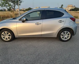 Verhuur Mazda Demio. Economy Auto te huur in Cyprus ✓ Borg van Borg van 600 EUR ✓ Verzekeringsmogelijkheden TPL, CDW, Diefstal.